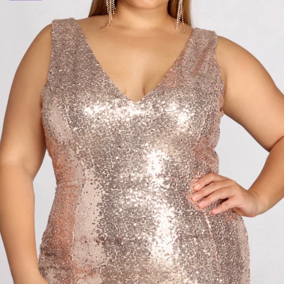Women’s Plus size Rose Gold Sequin long dress - Picture 4 of 13